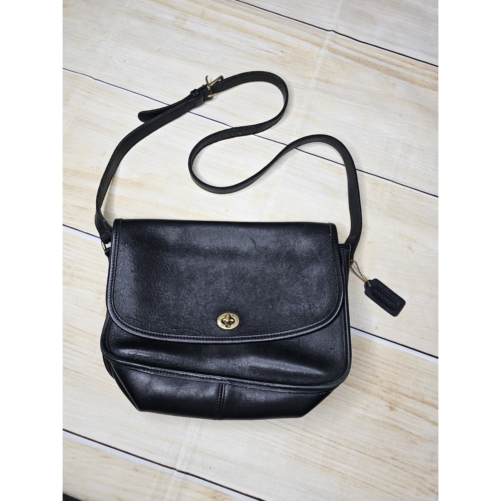COACH Vintage 90s Black Leather 9790 Legacy City Bag Turnlock Closure